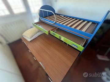 Letto  a castello con scrivania a scomparsa