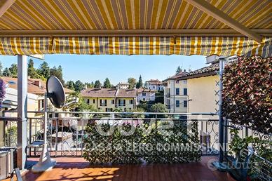 Appartamento di 110 m² con 3 locali e box auto a V