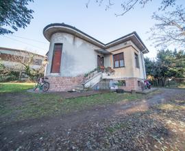 VILLA UNIFAMILIARE CON GIARDINO!