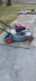 Tagliaerba con motore Honda