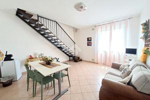 4 LOCALI A RIGNANO FLAMINIO