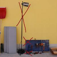 Pala da neve,  stivali in gomma e utensili vari