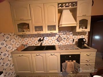 Cucina pari al nuovo