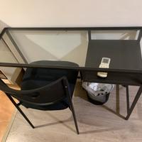 Scrivania con sedia Ikea