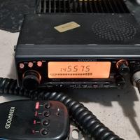 Ricetrasmettitore VHF