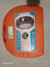 Catene auto per neve.