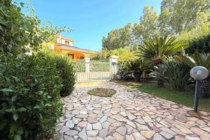 Elegante villetta Semi indipendente