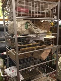 mobile a cestelli estraibili