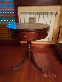 tavolino in stile inglese