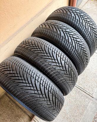 TRENO 4 GOMME INVERNALI KLEBER KRISALP HP3 225/55