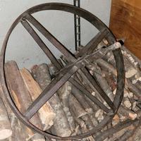 Vecchia carriola legno