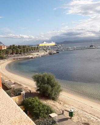 Golfo Aranci quadrilocale fronte mare