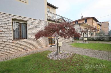 4 LOCALI A BORGOSATOLLO