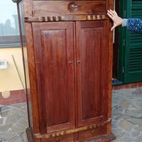 Armadietto indonesiano