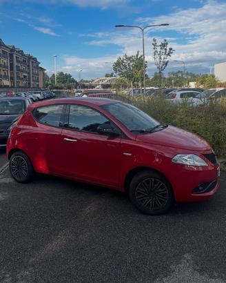 Lancia Y hybrid Gold pochi km unica proprietaria