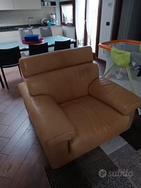 poltrona in vera pelle di toro
