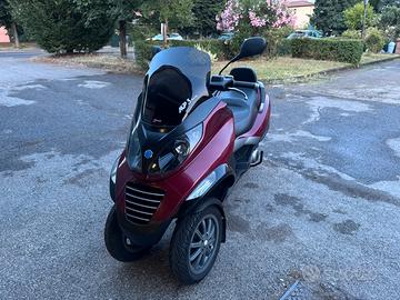 Piaggio mp3 250