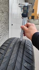 Pneumatico estivo Bridgestone Turanza 215/60 R17