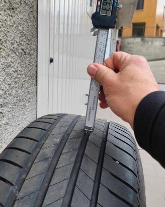 Pneumatico estivo Bridgestone Turanza 215/60 R17