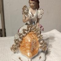 statuina di porcellana vintage a  marca Paras