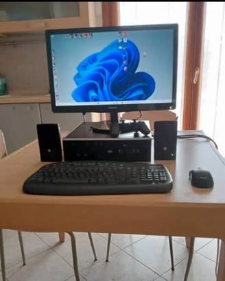 PC Completo + monitor + accessori +  giochi