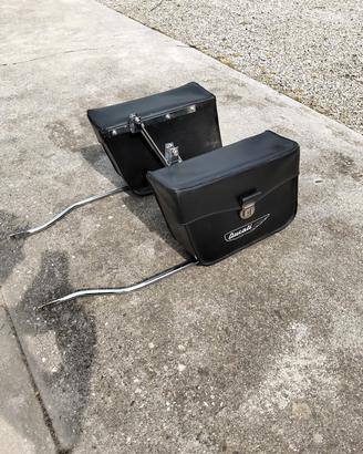 portapacchi con borse Ducati Scrambler 