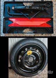 Ruotino Nissan micra k12 +triangolo è crick