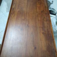 Tavolino in legno robusto