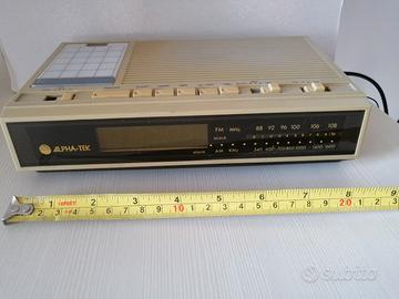Radio vintage semi-funzionante 
