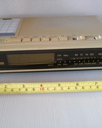 Radio vintage semi-funzionante 