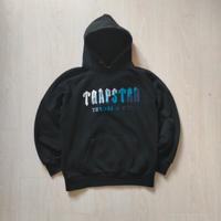 Felpa con cappuccio Trapstar nera con ricamo.