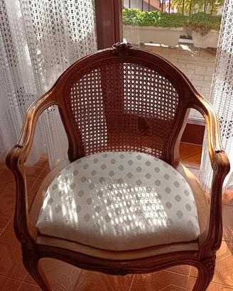 poltroncina in legno 