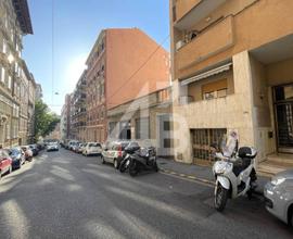 PALAZZO E AUTORIMESSA - 810 M² - VIA PETRONIO, 10