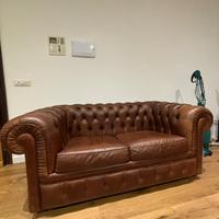 Divano Chesterfield in pelle