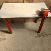 Banco da lavoro  e morsa