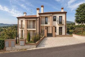 Villa di 130 m² con più di 5 locali e box auto dop