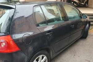 Volkswagen - Golf 5 - 2.0 tdi