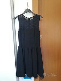 Vestito nero sfizioso con corpetto velato