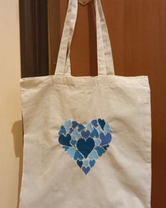 Borsa ricamata a mano 