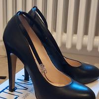 décolleté pelle nere