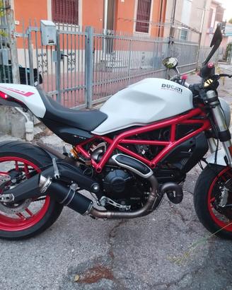 ducati Monster 797 plus