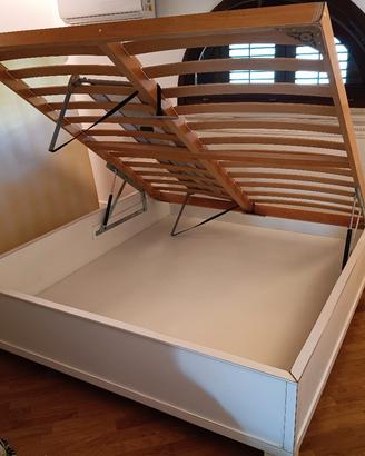 letto matrimoniale doghe legno cassettone
