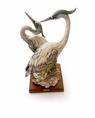 Scultura G. Armani Aironi in Porcellana su legno.