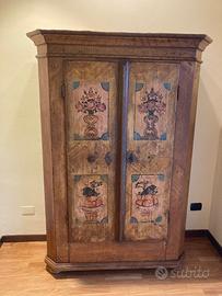 Credenza in legno stile tirolese