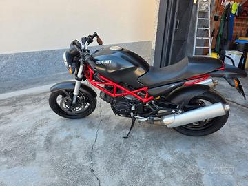 ducati monster 695