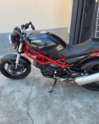 ducati monster 695