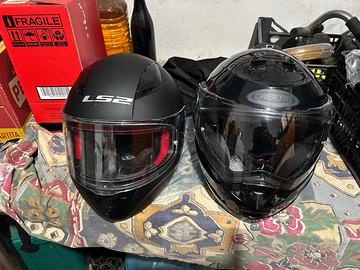 2 caschi Moto taglia M