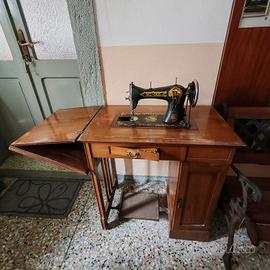 Macchina da Cucire d'Epoca WUNDER con Mobiletto 