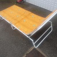 lettino da campeggio 