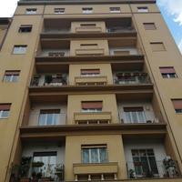Via Liberta', signorile sei vani al quarto piano